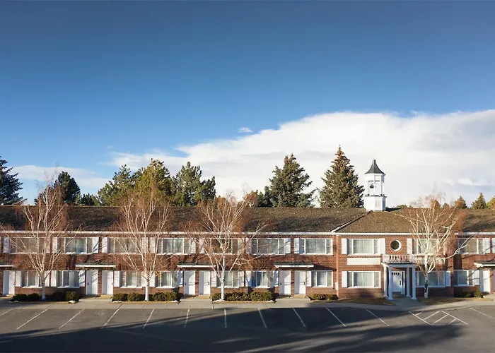 - Wyoming Hotel 4*